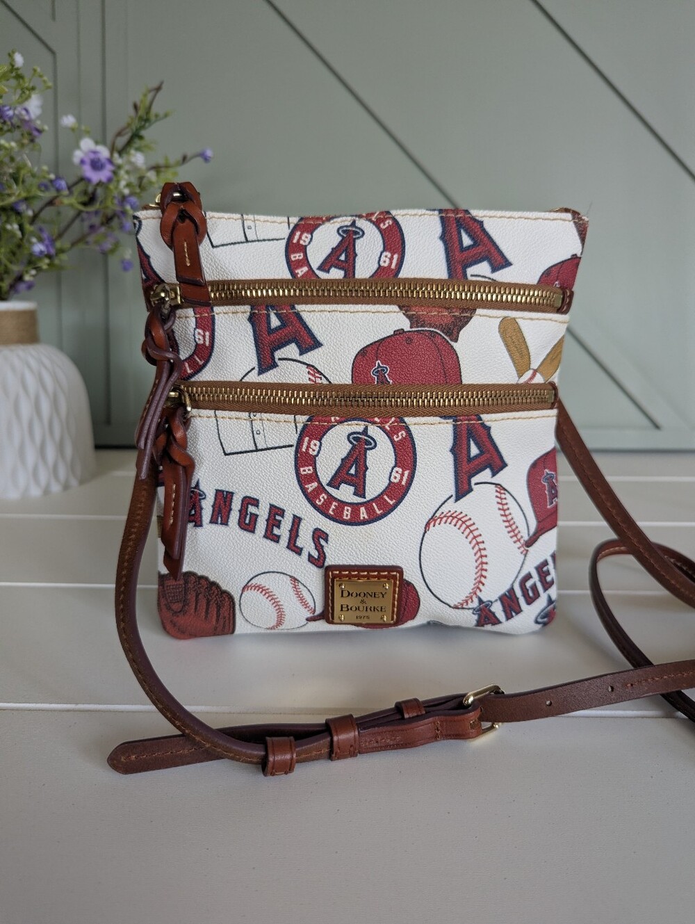 Dooney & Bourke Los Angeles Angels Crossbody Bag in White/Red - Picture 3 of 14